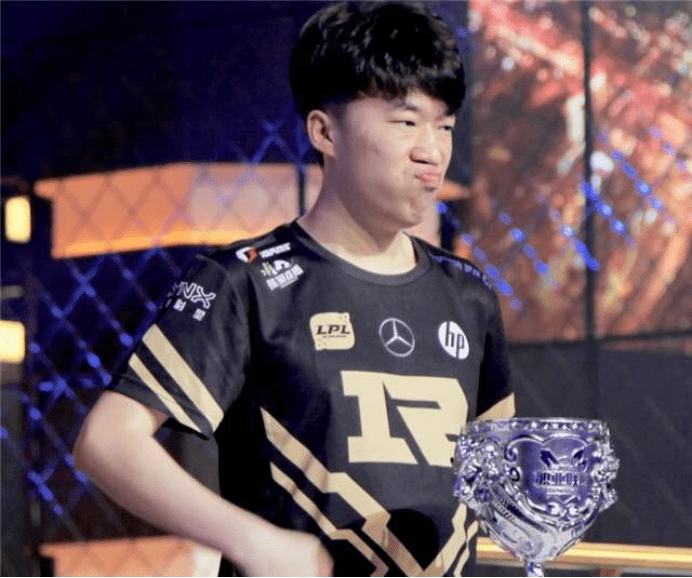 这与球队中 这与球队中